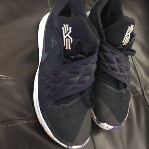 Nike Kyrie “knicks” 10.5